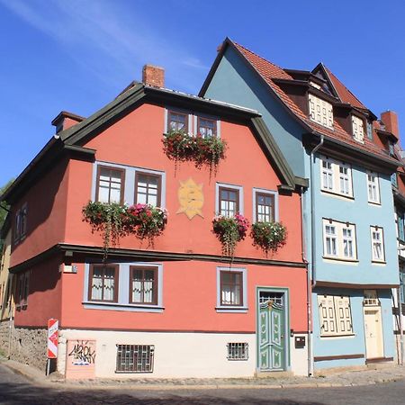 Haus Zum Kleinen Helm Lägenhet Erfurt Exteriör bild