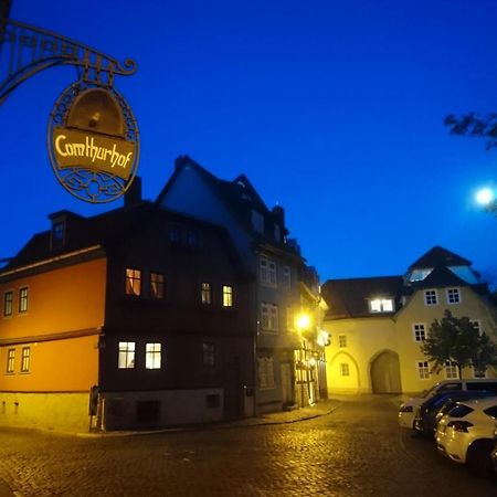 Haus Zum Kleinen Helm Lägenhet Erfurt Exteriör bild