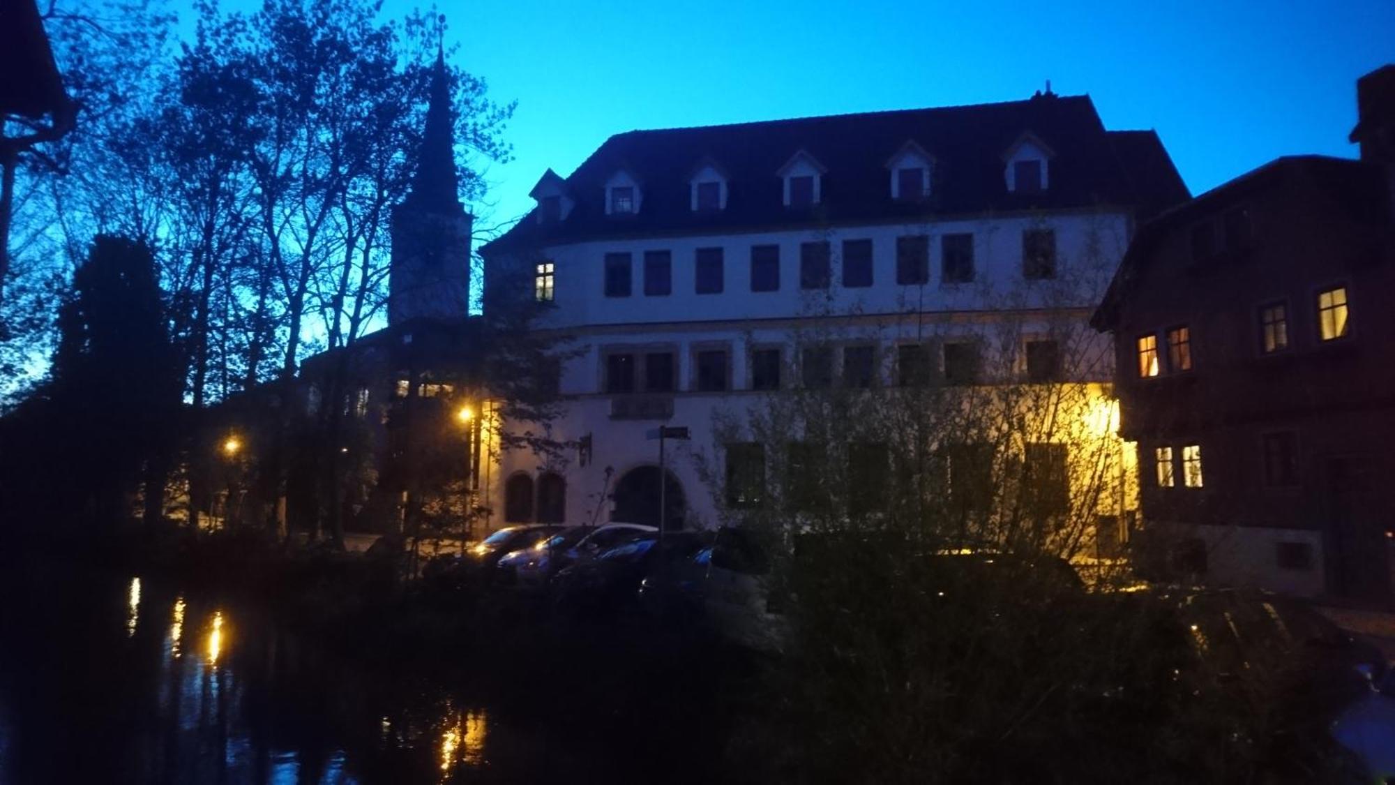 Haus Zum Kleinen Helm Lägenhet Erfurt Exteriör bild