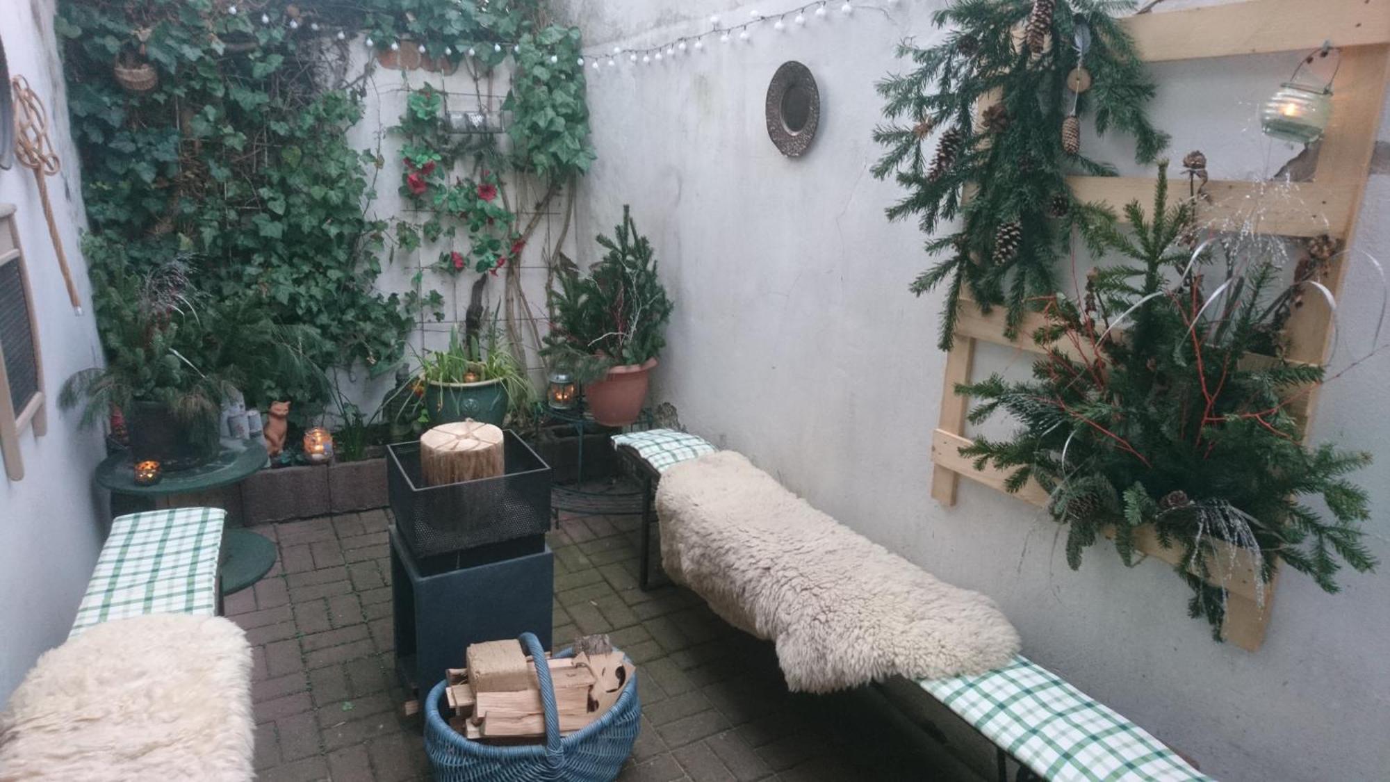 Haus Zum Kleinen Helm Lägenhet Erfurt Exteriör bild