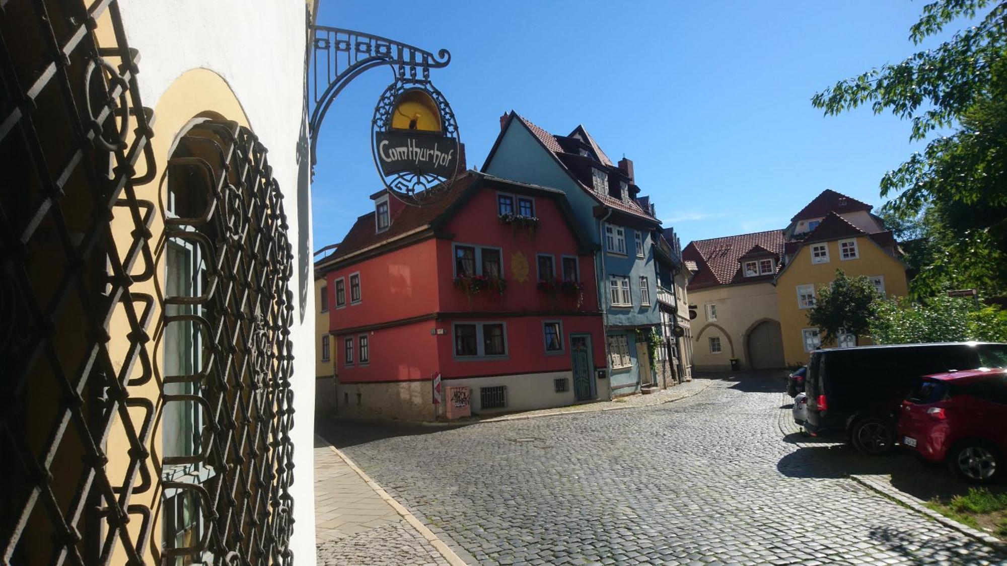 Haus Zum Kleinen Helm Lägenhet Erfurt Exteriör bild